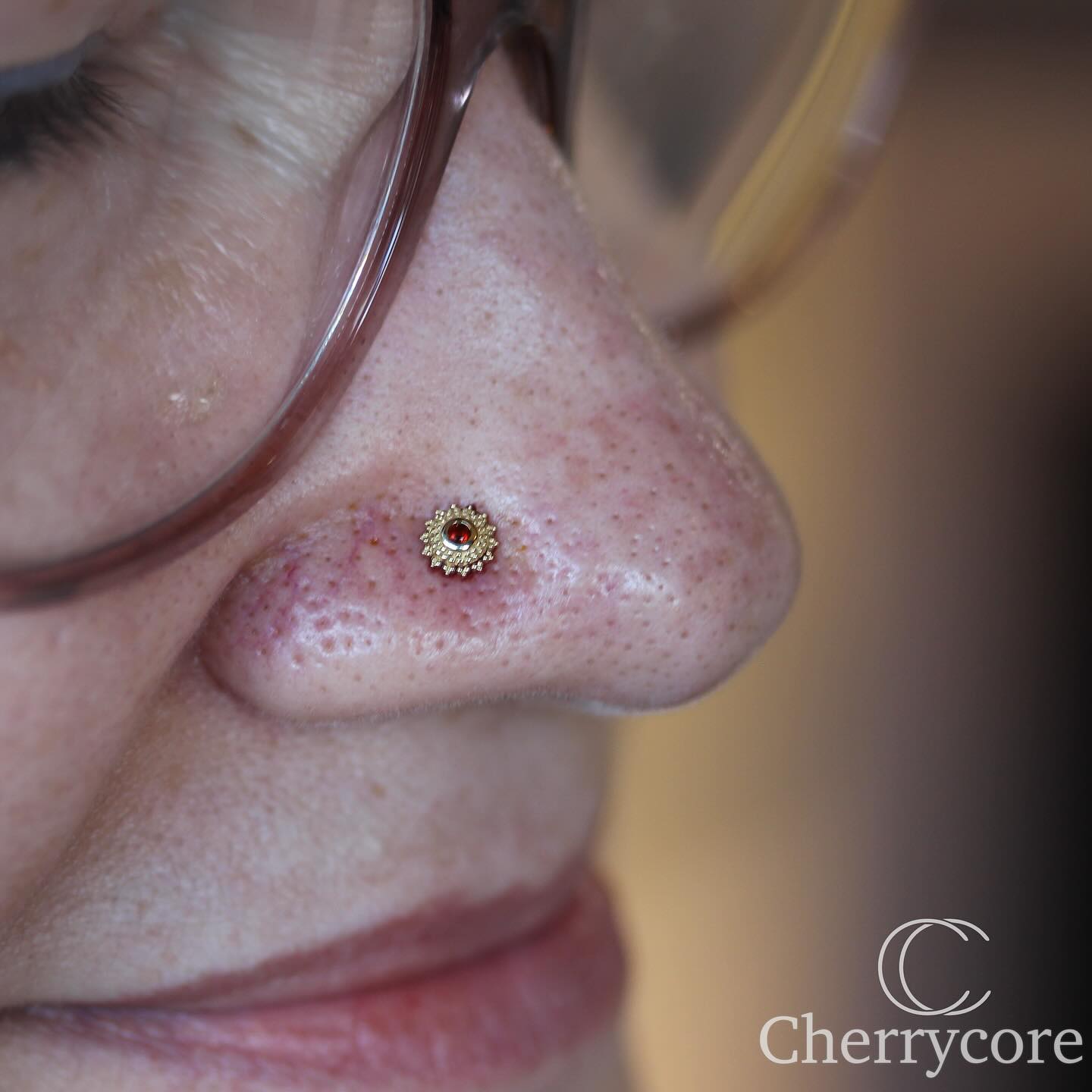 Negroni- Genuine Garnet- Threadless attachment