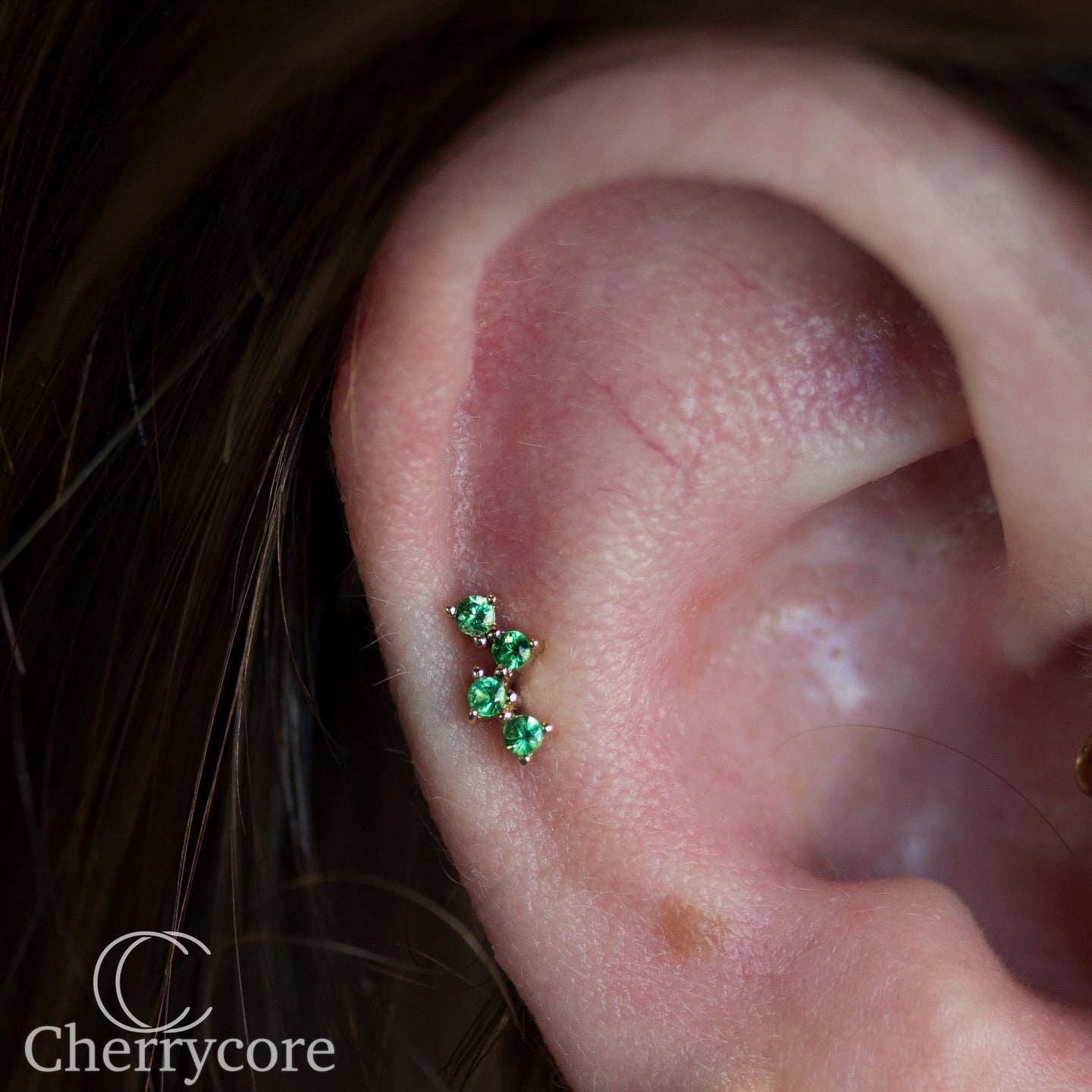 Fizzz- Genuine Tsavorite- Threadless attachment