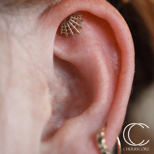 14kt Curved Spider Web Threadless Attachment