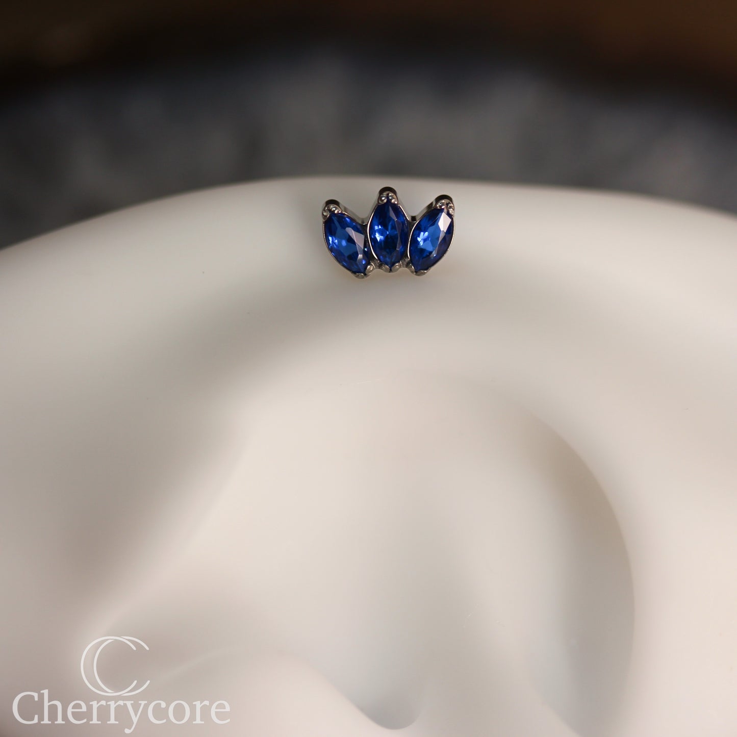 Mini Marquise Fan Sapphire CZ - Titanium Threaded Attachment