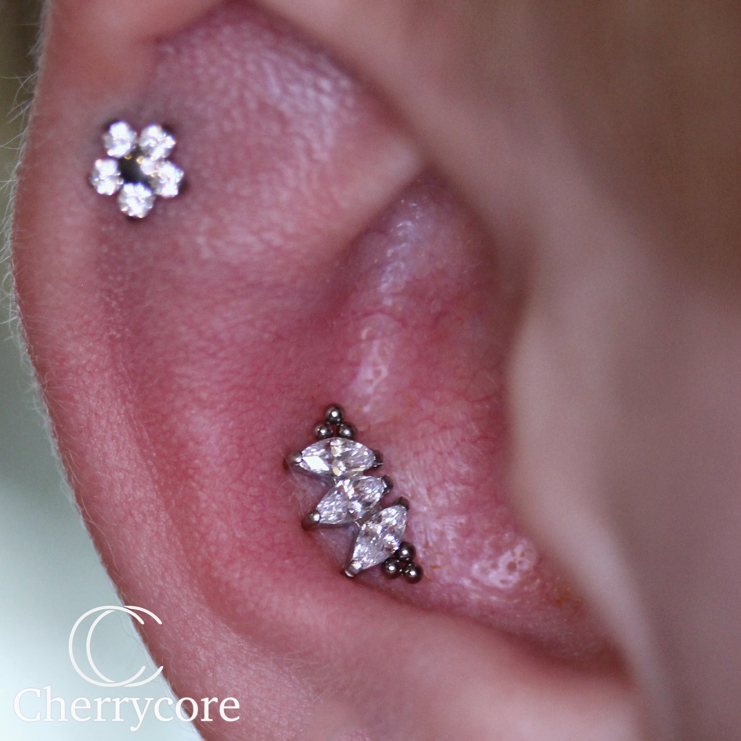 Titanium Marquise Fan w/ Tri Bead Accent Threaded Attachment