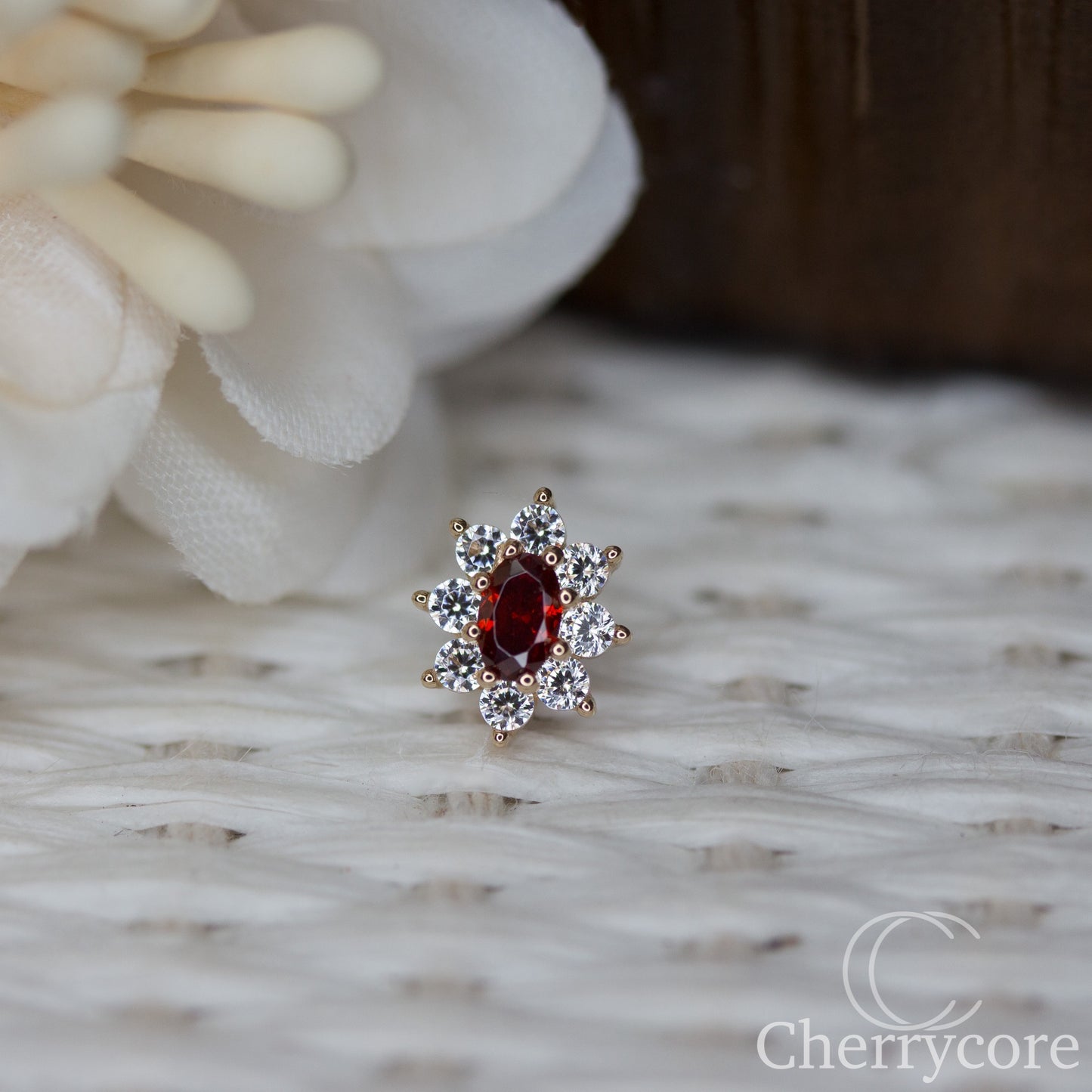 Royal Bloom-Garnet Cubic Zirconia- 14k Yellow gold - Threadless attachment