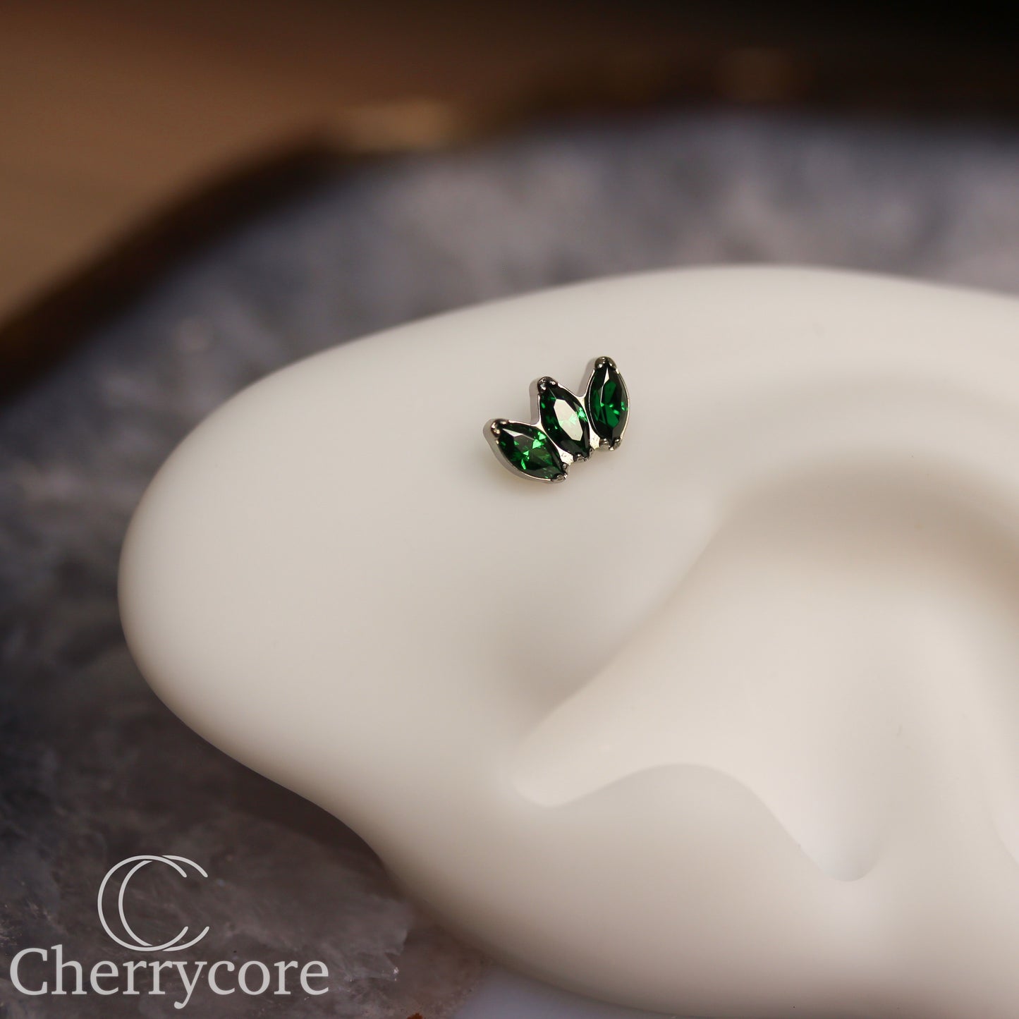 Mini Marquise Fan -Emerald CZ - Titanium Threaded Attachment