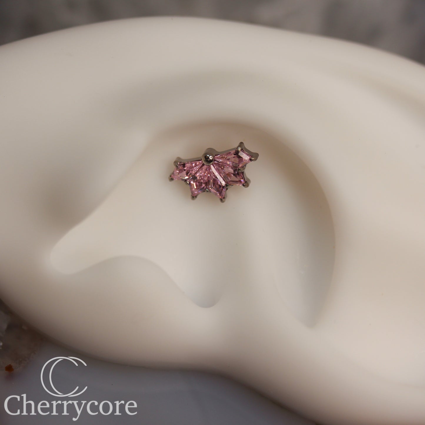 Kite Fan-Titanium-Pink CZ- Threaded attachment