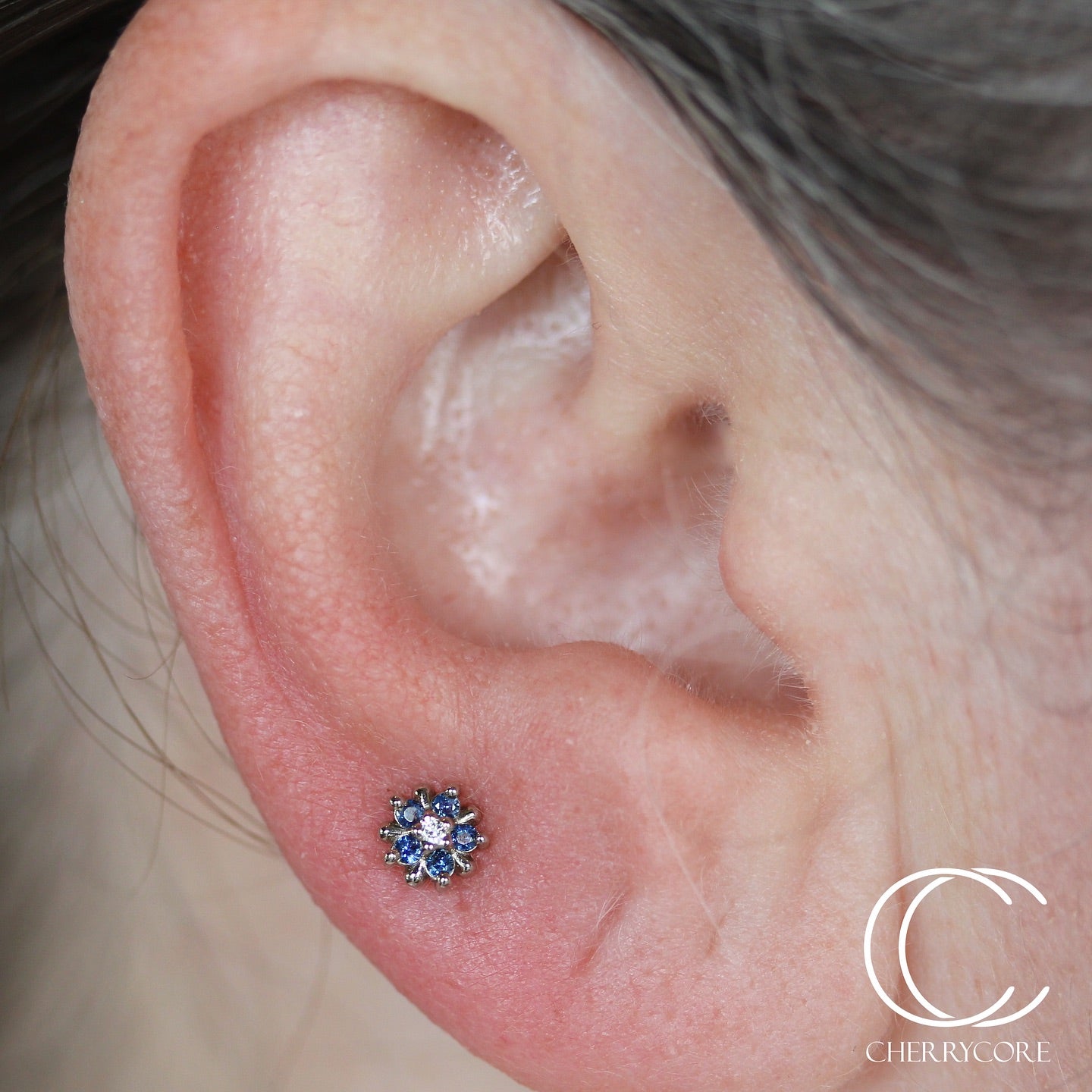 Arya Star Threadless Attachment