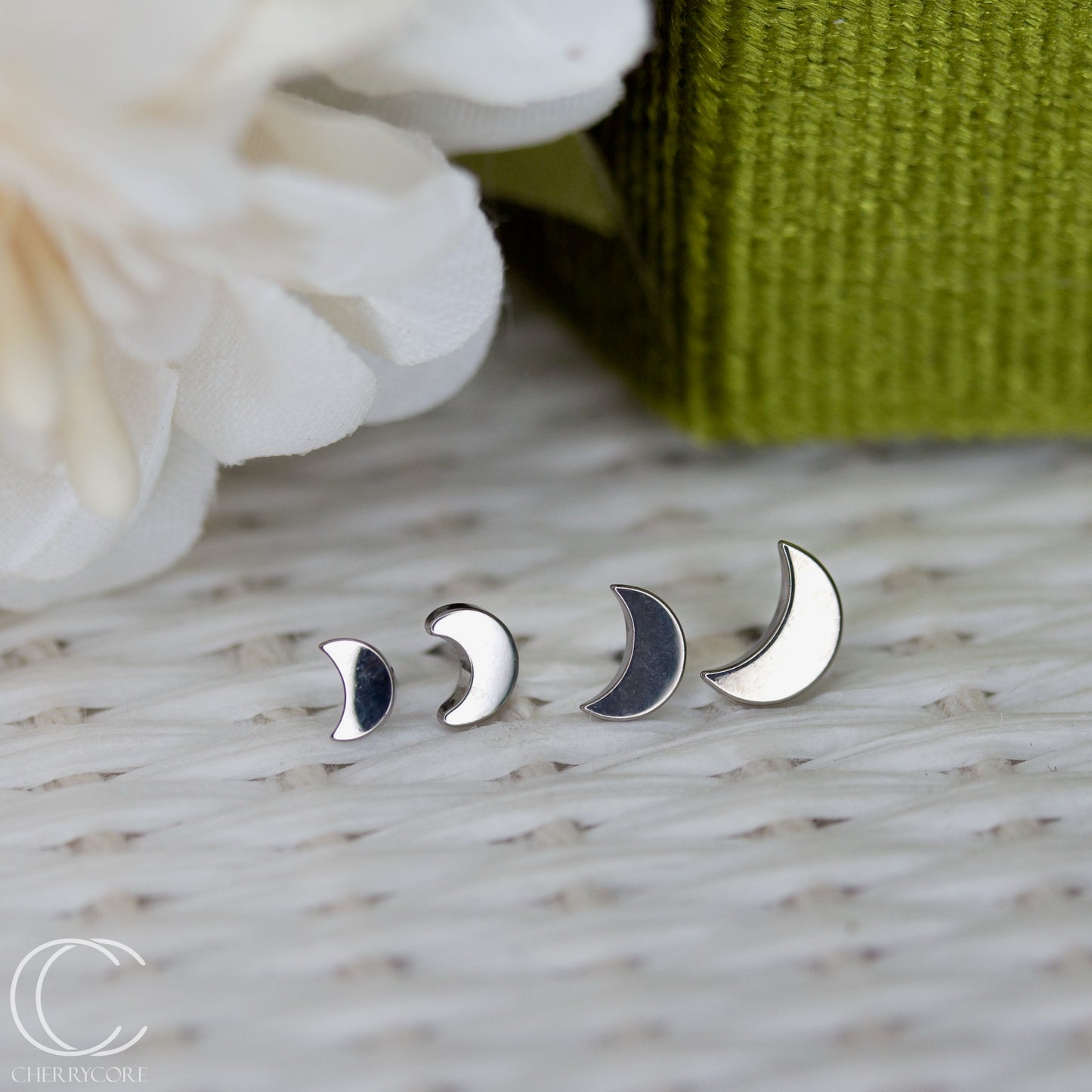 Titanium Moon Threadless Attachment