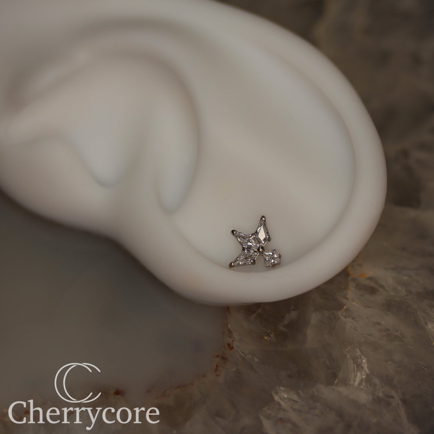 Lyra - CZ- Titanium Threaded attachment