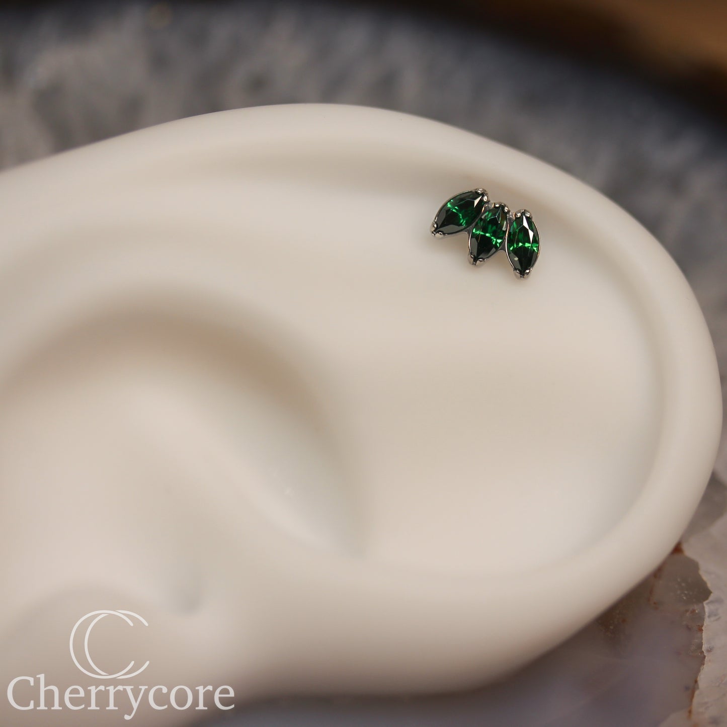 Mini Marquise Fan -Emerald CZ - Titanium Threaded Attachment