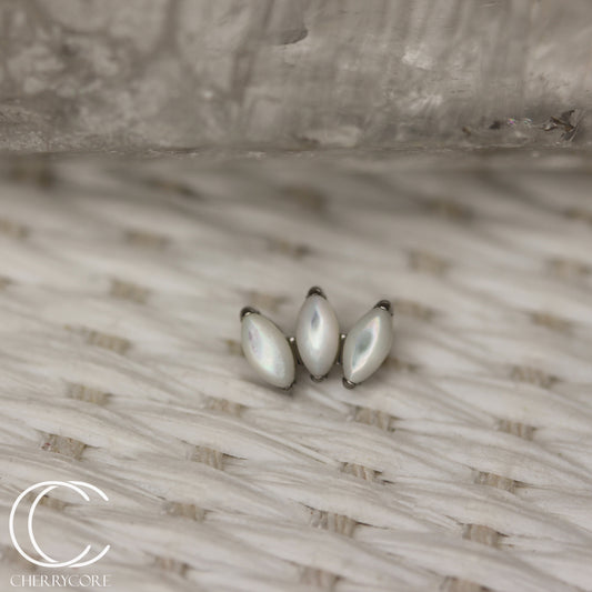 Mini Marquise Fan -Mother of Pearl- Titanium Threaded Attachment