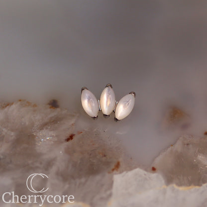 Mini Marquise Fan -Mother of Pearl- Titanium Threaded Attachment