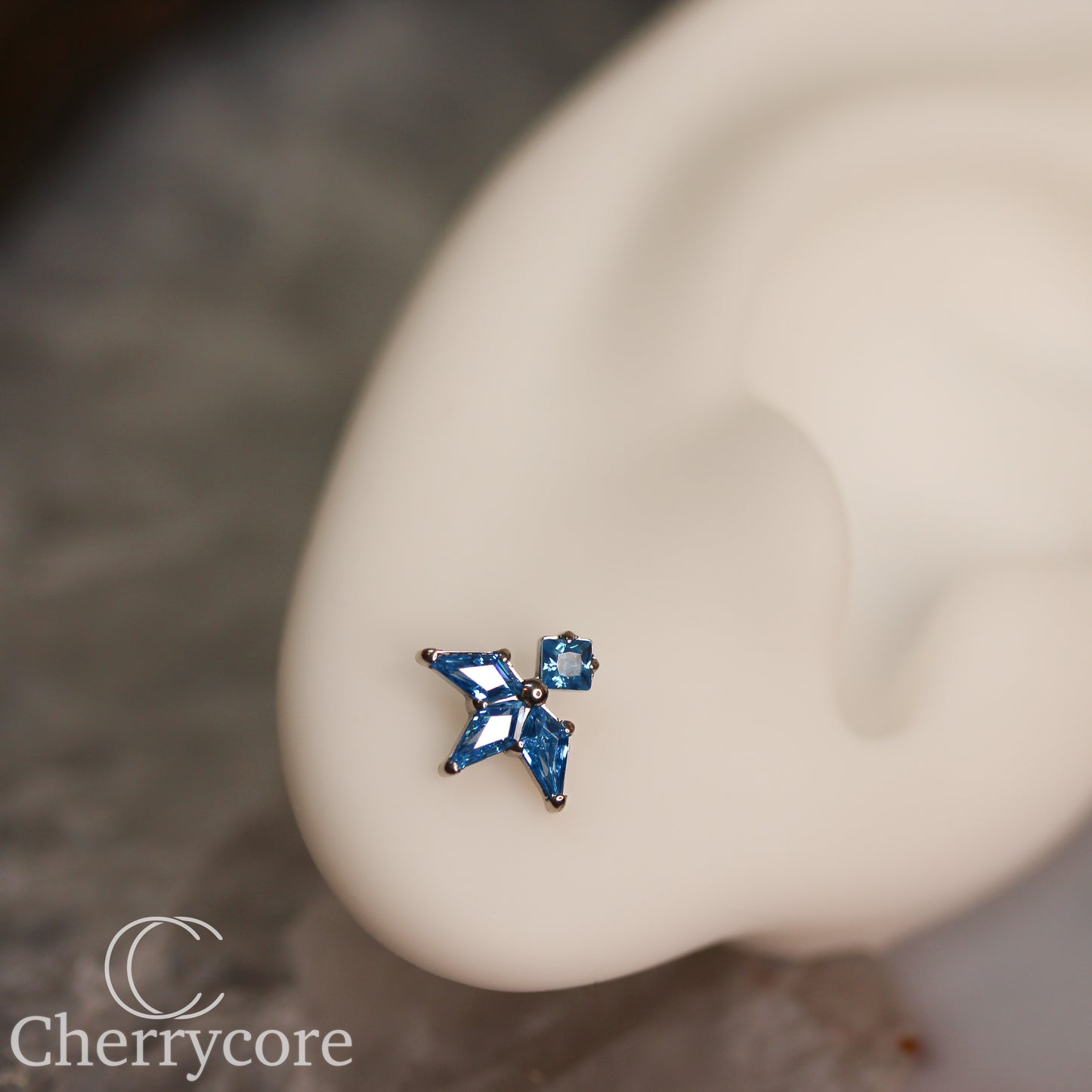 Lyra - Aqua CZ- Titanium Threaded attachment