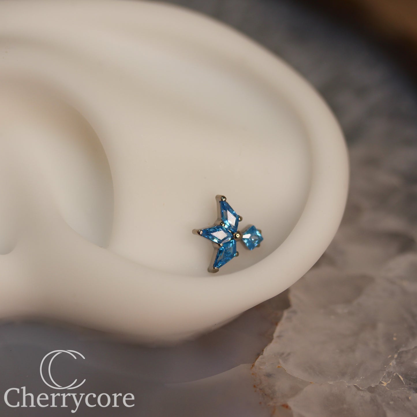 Lyra - Aqua CZ- Titanium Threaded attachment