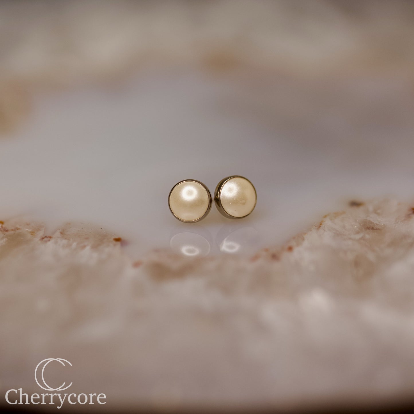 Titanium Pearl- Threadless attachment