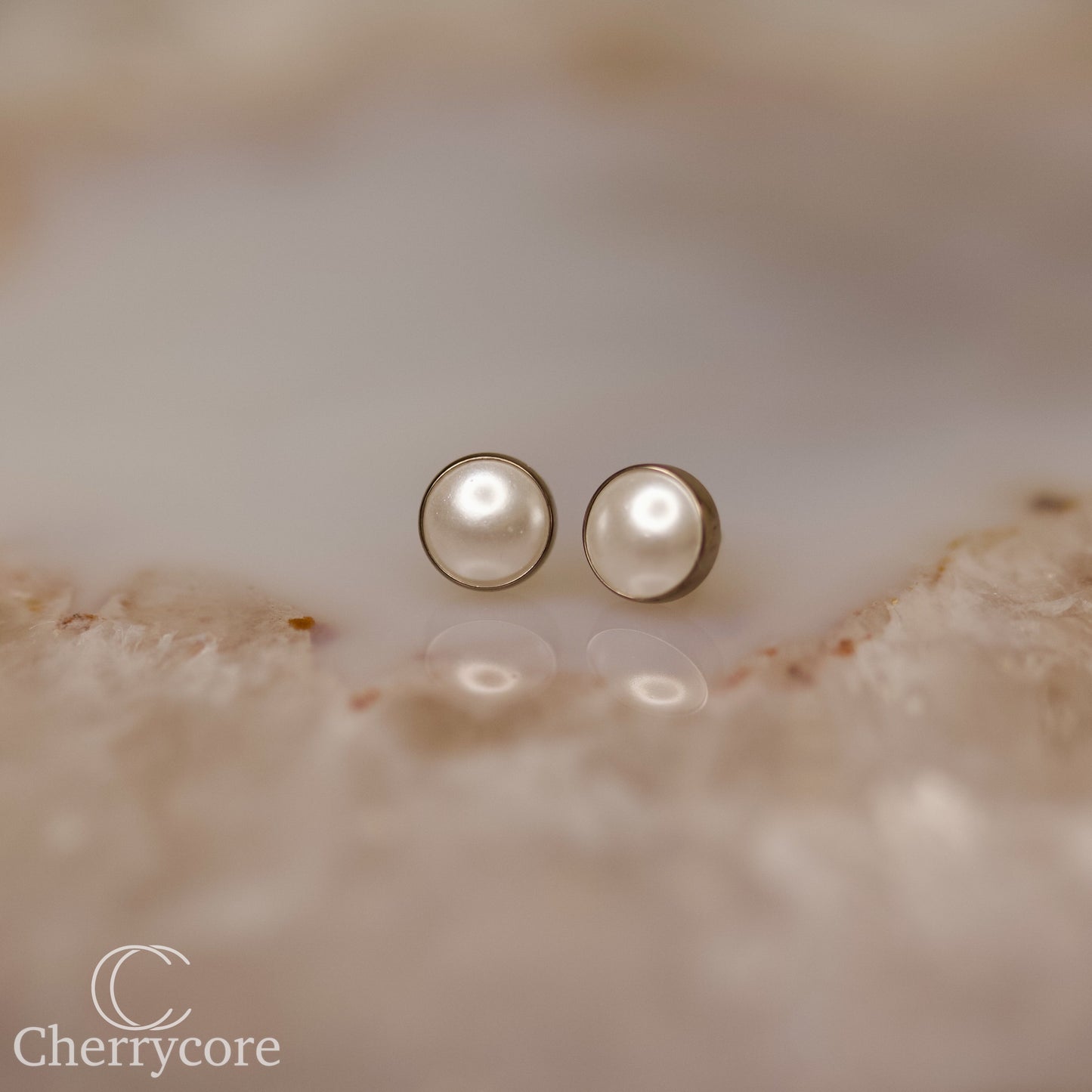 Titanium Pearl- Threadless attachment