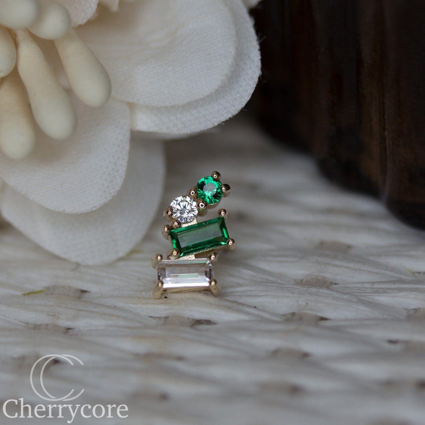 14k- Isaria - Emerald CZ -Threadless attachment