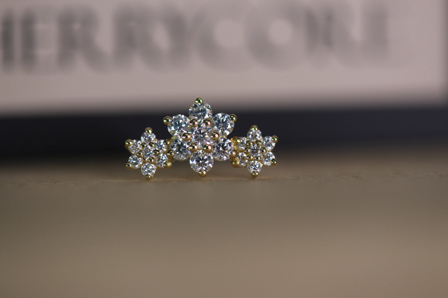 Three Flower Garland Diamond Threaded Stud