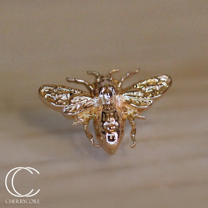 Bee Threadless End